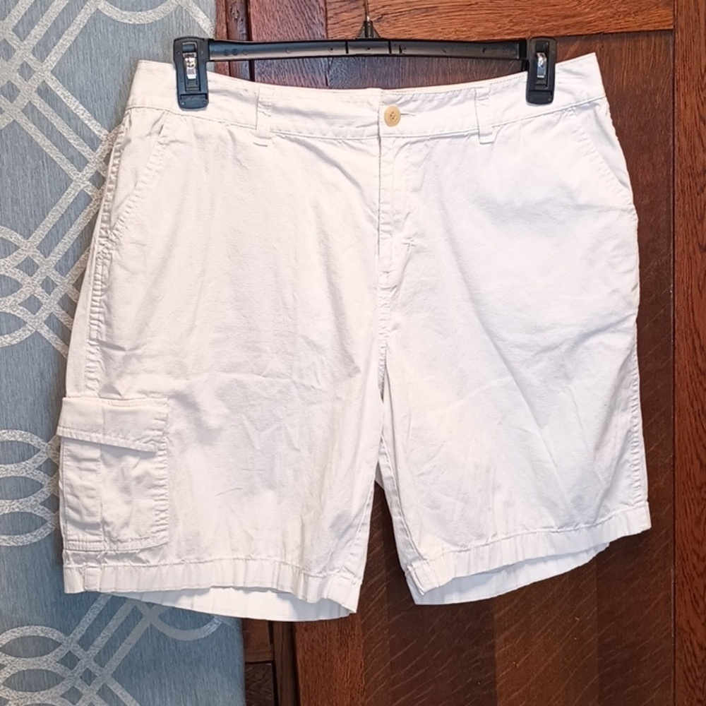P-11 Classic White Cargo Shorts 14
